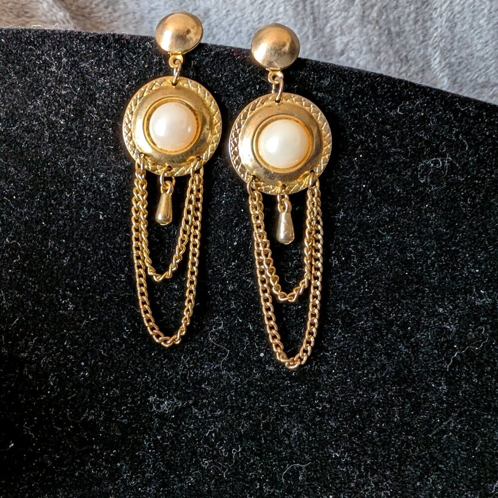 Vintage Chandelier style Gold tone, pearl and chain post earrings #50